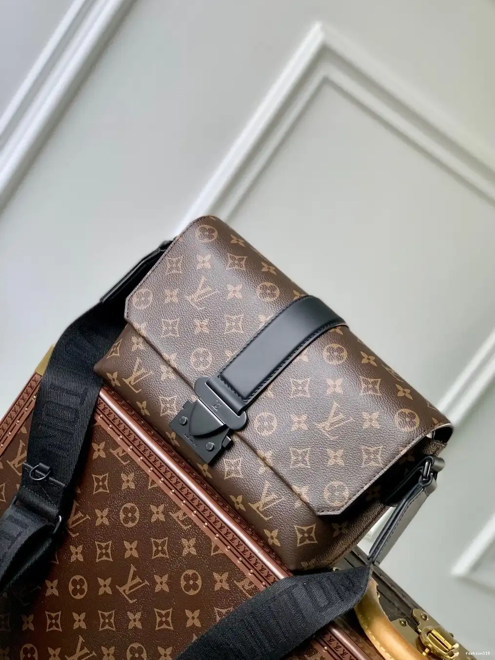 S-Cape Messenger LOUIS VUITTON 0405